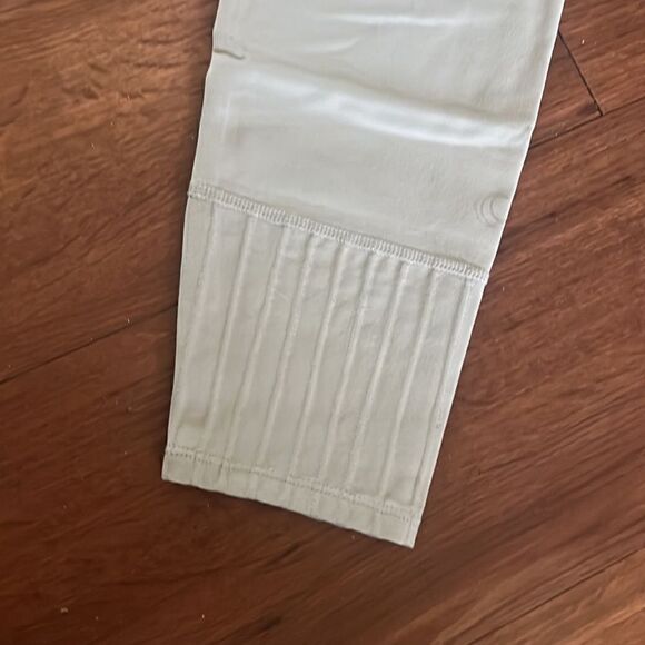 BRAND NEW - Never Worn NWOT - Workout Compression Leggings - Size Medium - Picture 3 of 7